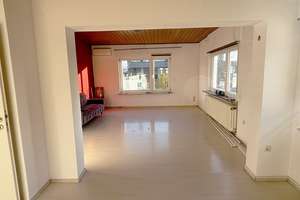 Großzügiges 3-Parteienhaus in angenehmer zentraler Wohnlage von Pfungstadt – Die vollständige Adresse der Immobilie erhältst du vom Anbieter., 64319 Pfungstadt – Vorschaubild 5