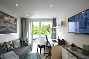 KOMPLETT modern eingerichtetes Apartment mit Balkon & Aufzug – Jülicher Straße 3, 52070 Aachen – Vorschaubild 1