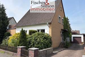 Rehburg-Loccum: ansprechendes Einfamilienhaus m. Einliegerwohnung, Keller, Garage u. schönem Garten