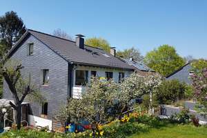 Renovierte 2-Zimmer-Wohnung im 2. OG mit Balkon in Remscheid-Innenstadt – Am Sieper Park 22, 42855 Nordstadt, Remscheid – Vorschaubild 1