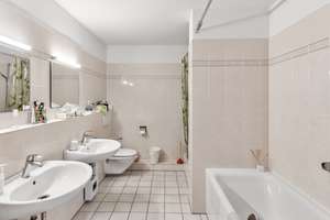 Großzügige 3 Zimmer Wohnung mit eigenem Garten – Die vollständige Adresse der Immobilie erhältst du vom Anbieter., 40545 Oberkassel, Düsseldorf – Vorschaubild 9