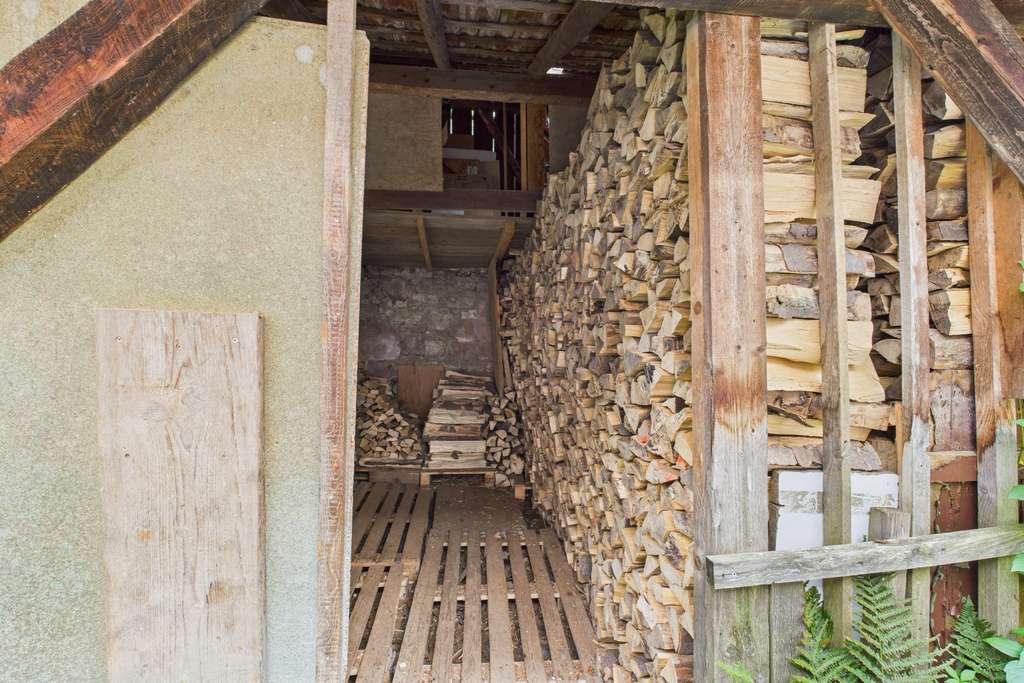 Immobilie in Biebergemünd - Charmantes ökologisches Fachwerkhaus mit Scheune und modernem Hydro-Kamin-System - Bild 4