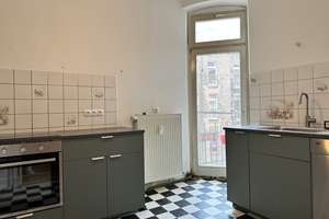 Hübsche 3-Zimmer-Altbauwohnung mit Balkon & EBK
