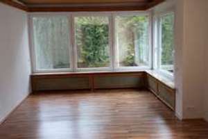 Zenrum nahe Neuwertige EG-Wohnung mit zwei Zimmern sowie Balkon und EBK in Siegen. Nicht Möbiert – Hambergstr. 15, 57074 Siegen, Siegen – Vorschaubild 1