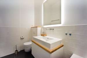 Elegant and Spacious 4-Room Family Apartment with Two Balconies and Two Bathrooms – wolliner strasse 5, 10435 Mitte (Ortsteil), Berlin – Vorschaubild 17