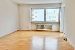 LET`S GO WEST  ** Helle 2 Zi. Wohnung - mit großem Balkon und Einbauküche** – Lessingstrasse 10, 93049 Westenviertel, Regensburg – Vorschaubild 1