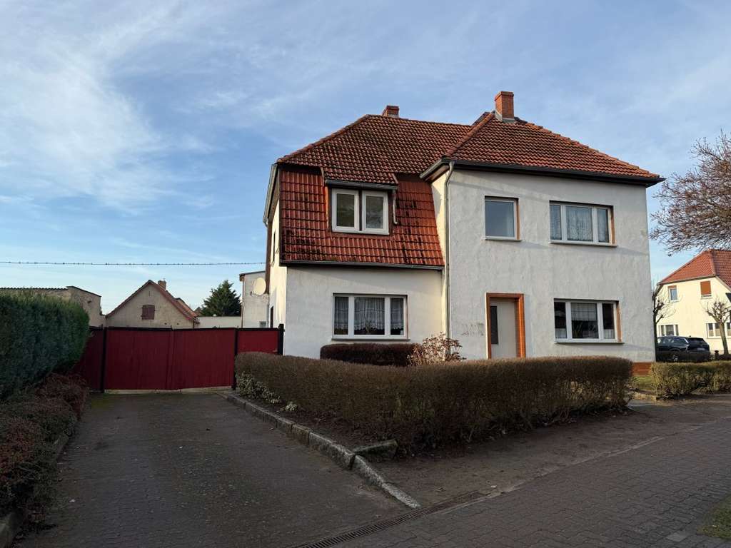 Immobilie in Dargun - Stadthaus mit zwei WE und kleinem Wohnhaus und Entwicklungspotenzial auf großem Grundstück - Bild 0