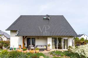 DIREKT EINZIEHEN UND WOHLFÜHLEN -  FAMILIENHAUS MIT GROßEM GARTEN IM BELIEBTEN NORDSTEIMKE – Die vollständige Adresse der Immobilie erhältst du vom Anbieter., 38446 Nordsteimke, Wolfsburg – Vorschaubild 10