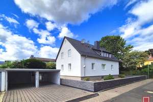Modernisiertes Zweifamilienhaus mit 3 Garagen in Kirchditmold – Die vollständige Adresse der Immobilie erhältst du vom Anbieter., 34130 Kirchditmold, Kassel – Vorschaubild 1