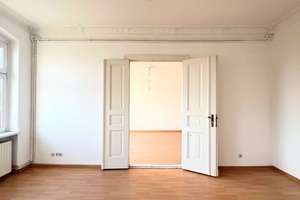 BEZUGSFREI ab Dez. 2027 | 3 bis 4-Zi Altbau-Whg. in Lichtenberg im 2. OG | aktuell vermietet – Die vollständige Adresse der Immobilie erhältst du vom Anbieter., 10365 Lichtenberg (Ortsteil), Berlin – Vorschaubild 2