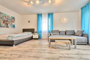 MÖBLIERT - MODERNES WOHNEN - Wohnung mit Balkon und Blick ins Grüne
