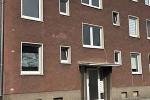 schöne 2,5 Zimmer Wohnung mit Balkon!!!