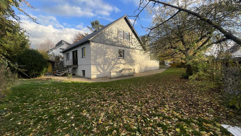 Immobilie in Elze - Elze.Einfamilienhaus mit weitläufigem Gartenparadies - Bild 2