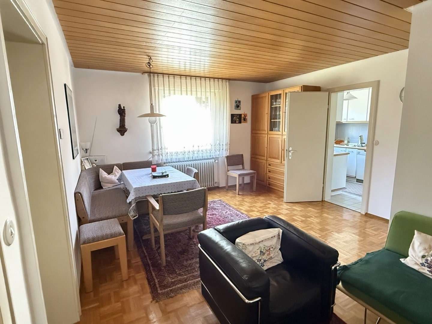 Immobilie in Meßkirch - Gepflegtes, großzügiges Einfamilienhaus mit Gewerberäumen+großer Garage - Bild 3