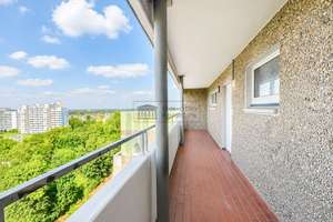 Kernsanierte und möbillierte Zweizimmerwohnung mit Weitblick über Hannover – Die vollständige Adresse der Immobilie erhältst du vom Anbieter., 30627 Groß-Buchholz, Hannover – Vorschaubild 1