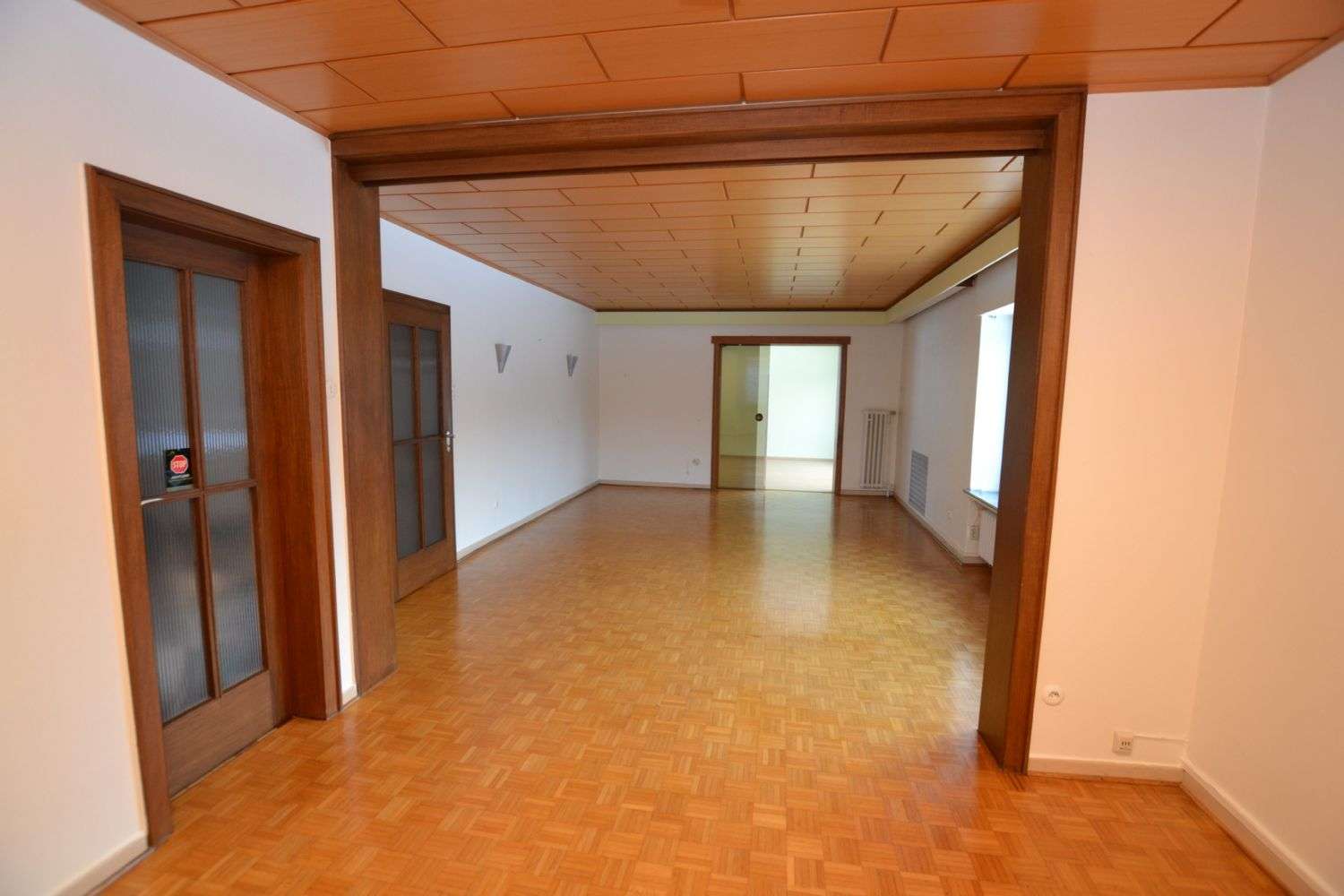 Immobilie in Eschershausen - Zweifamilienhaus in 37632 Eschershausen mit Möglichkeit zur Mischnutzung Wohnen/Büro/Praxis! - Bild 12