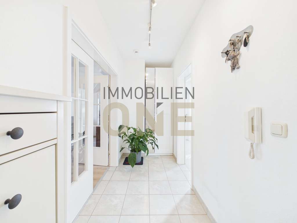 Immobilie in Oberhaching - Helle 2-Zimmer-Wohnung mit zwei Balkonen in gepflegter Wohnanlage - Bild 1