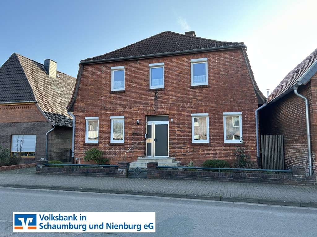 Immobilie in Nienburg/Weser - Solides Einfamilienhaus mit großem Grundstück - Bild 0