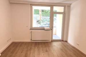 Renovierte 2-Zimmer-Erdgeschosswohnung mit Balkon in Wuppertal  – Hesselnberg 25, 42285 Barmen, Wuppertal – Vorschaubild 2
