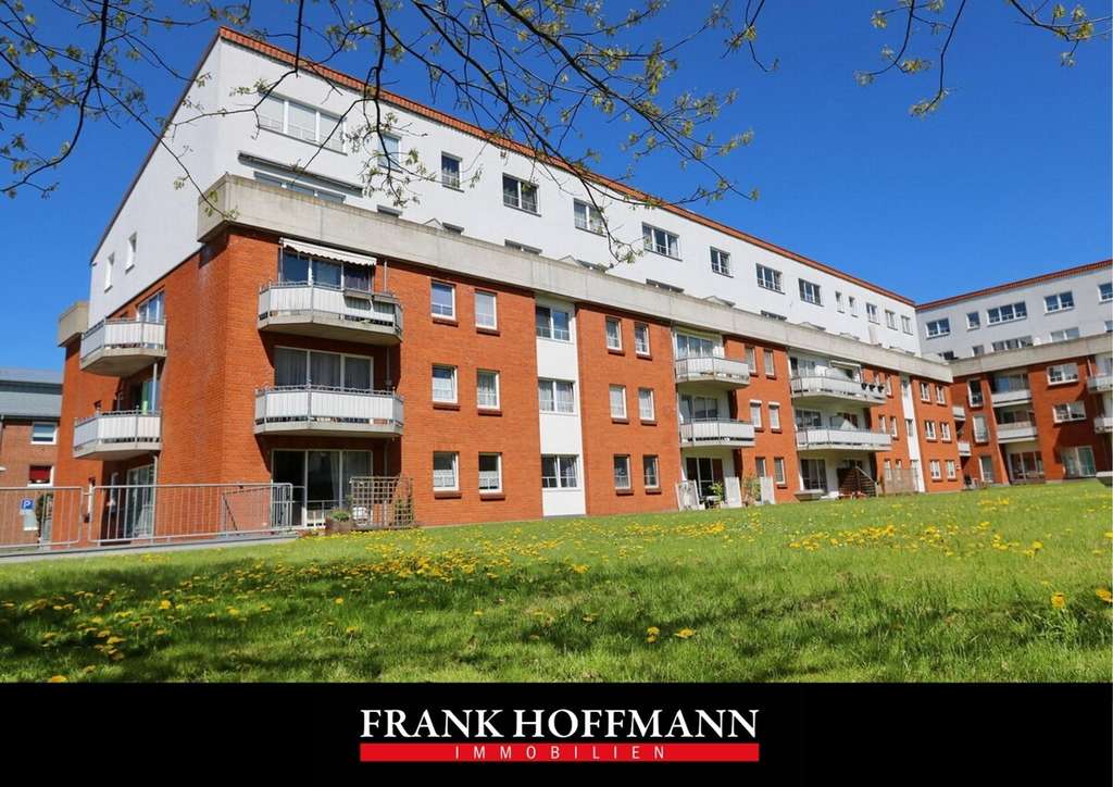 Immobilie in Kaltenkirchen - Vermietete Wohnung über 2 Ebenen mit Kamin, Aufzug und Tiefgarage in Kaltenkirchen - Bild 0