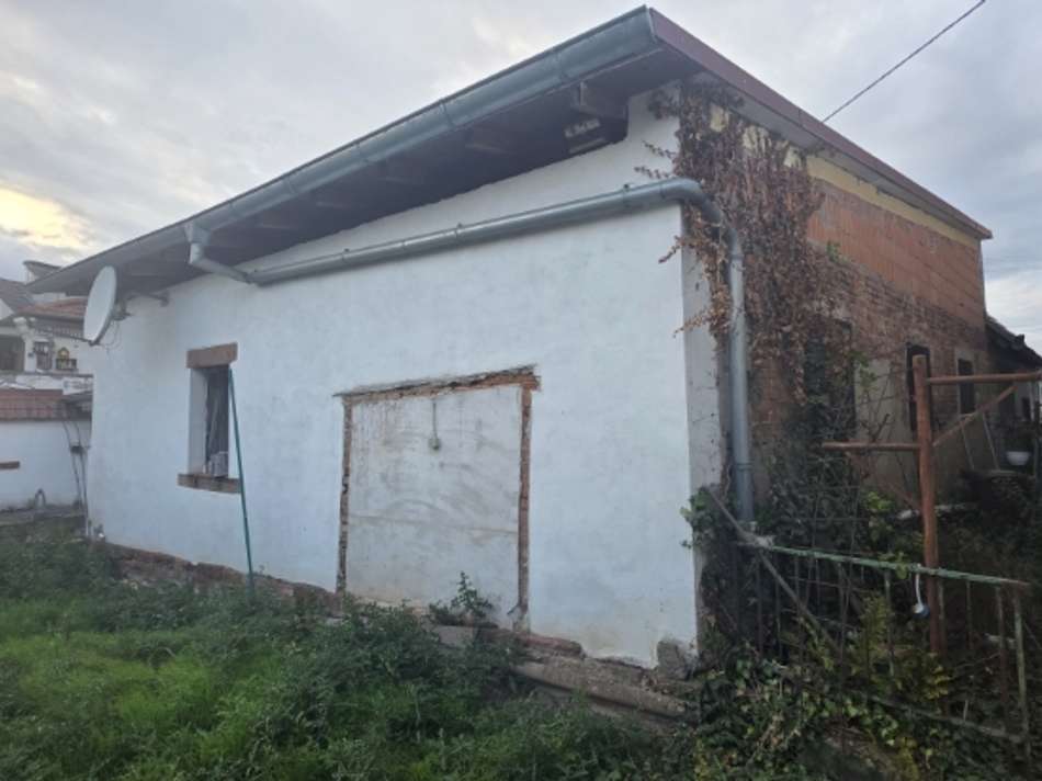 Nebengebäude seitlich