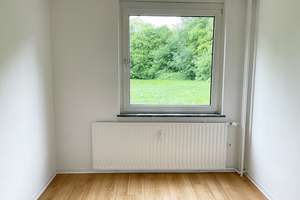 Wohnen im Grünen! Renovierte 3-Zimmer-Wohnung mit Balkon + Tageslichtbad, guter Schnitt + Stellplatz – Graf-von-Stauffenberg-Straße 10 a, 33615 Schildesche, Bielefeld – Vorschaubild 8