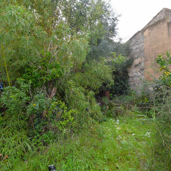 Reihenhaus zur Renovierung mit großem Garten in Muro