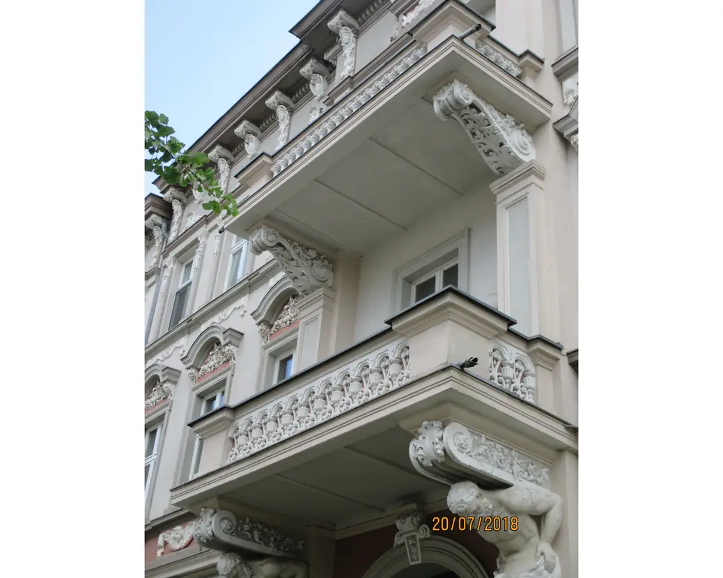 Denkmal MFH, reichverzierte Fassade, saniert 2009 gehoben zentral — Foto 3