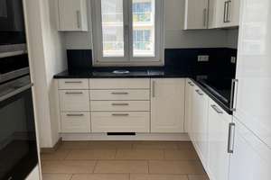 Familienfreundliche 4-Zimmer-Wohnung mit Balkon und Stellplatz in Berlin – Flottwellstraße 28, 10785 Kreuzberg, Berlin – Vorschaubild 1