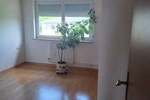 Großzügiges Reihenmittelhaus in RT-Ohmenhausen mit  schönem Garten  – Brühlstraße 52/2, 72770 Ohmenhausen, Reutlingen – Vorschaubild 3