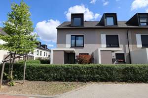 Provisionsfrei für Käufer ! Großzügiges & energieeffizientes Endreihenhaus in Kaltenkirchen – Die vollständige Adresse der Immobilie erhältst du vom Anbieter., 24568 Kaltenkirchen – Vorschaubild 2