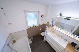 Traumhaftes Familienhaus mit Sauna, Garten und moderner Wohnatmosphäre – Die vollständige Adresse der Immobilie erhältst du vom Anbieter., 21147 Neugraben-Fischbek, Hamburg – Vorschaubild 18