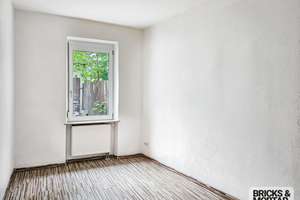 Charmante 2-Zimmer-Altbauwohnung im Erdgeschoss, bezugsfrei – Die vollständige Adresse der Immobilie erhältst du vom Anbieter., 90762 Altstadt, Innenstadt, Fürth – Vorschaubild 3