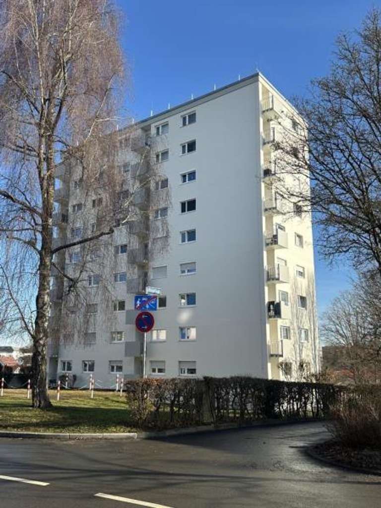 Immobilie in Biberach an der Riß - Kapitalanlage mit Weitblick – 2-Zimmer-Wohnung im 7. Obergeschoss mit Balkon - Bild 0