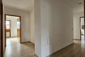 Attraktive 3-Zimmer-Wohnung mit Balkon in ruhiger, zentraler Lage von Behringersdorf – Die vollständige Adresse der Immobilie erhältst du vom Anbieter., 90571 Schwaig bei Nürnberg – Vorschaubild 7