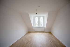 Attraktive 4-Zimmer Dachgeschosswohnung in Wiesbaden-Mitte – Die vollständige Adresse der Immobilie erhältst du vom Anbieter., 65183 Westend / Bleichstraße, Wiesbaden – Vorschaubild 8