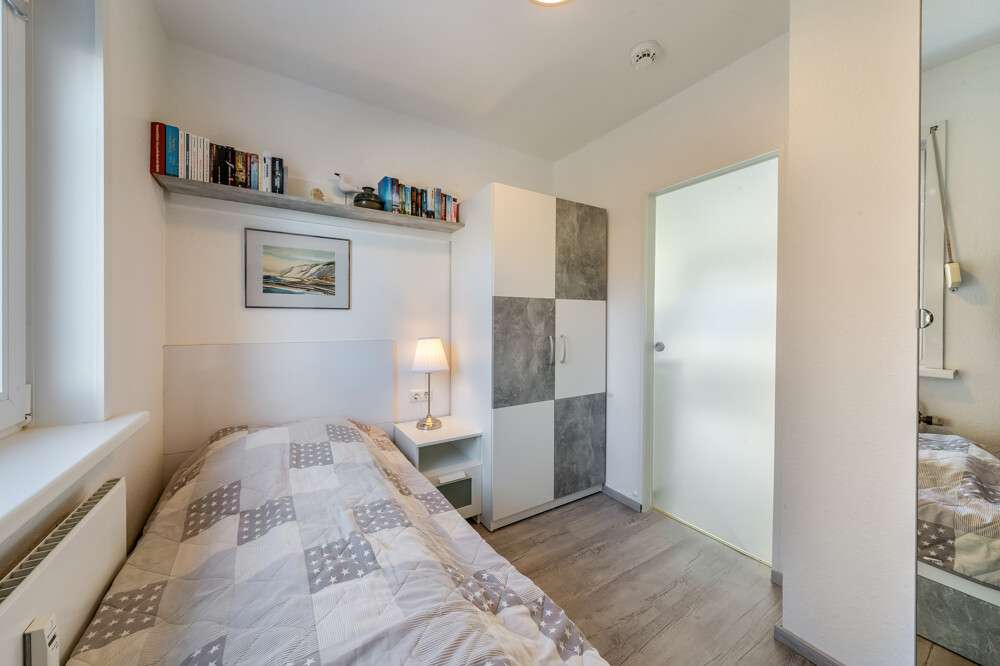 Immobilie in Hörnum (Sylt) - Helle Erdgeschosswohnung direkt am Strand mit Balkon - Bild 8