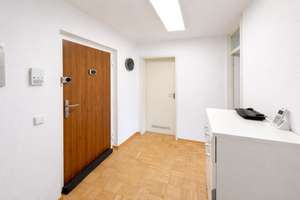 Stuttgart-Asemwald: Gelegenheit: Gepflegte 2,5-Zimmer-Wohnung mit schöner Aussicht ins Grüne – Die vollständige Adresse der Immobilie erhältst du vom Anbieter., 70599 Asemwald, Stuttgart – Vorschaubild 3
