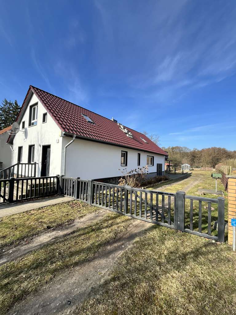 Immobilie in Steinhöfel - Modernes Einfamilienhaus mit Galerie, Balkon & großem Grundstück in ruhiger Lage - Bild 2