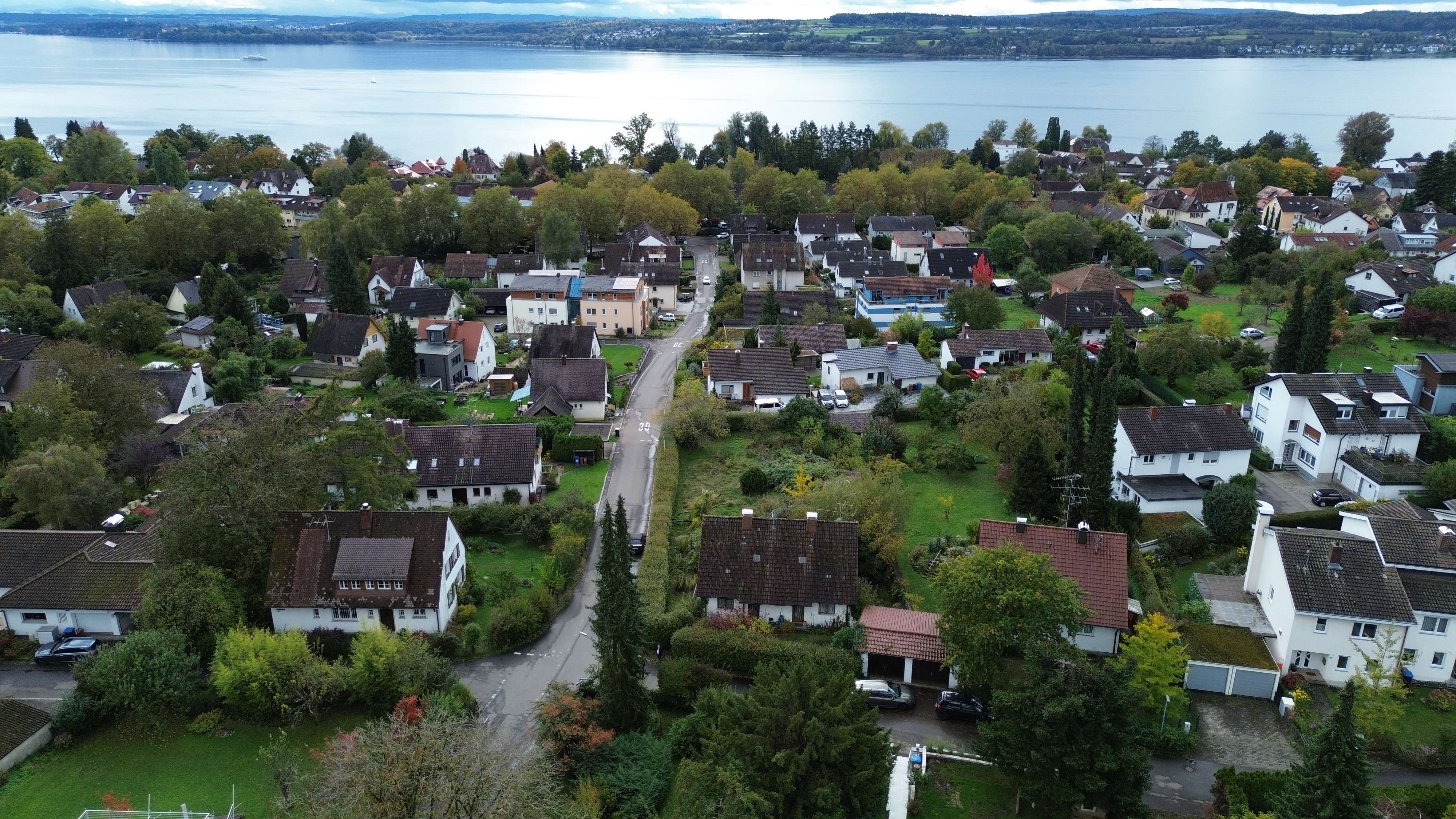 „Traumhaftes Abrissgrundstück in Top-Lage mit Seeblick in Überlingen-Nußdorf“ (MFH Planung Neubau)