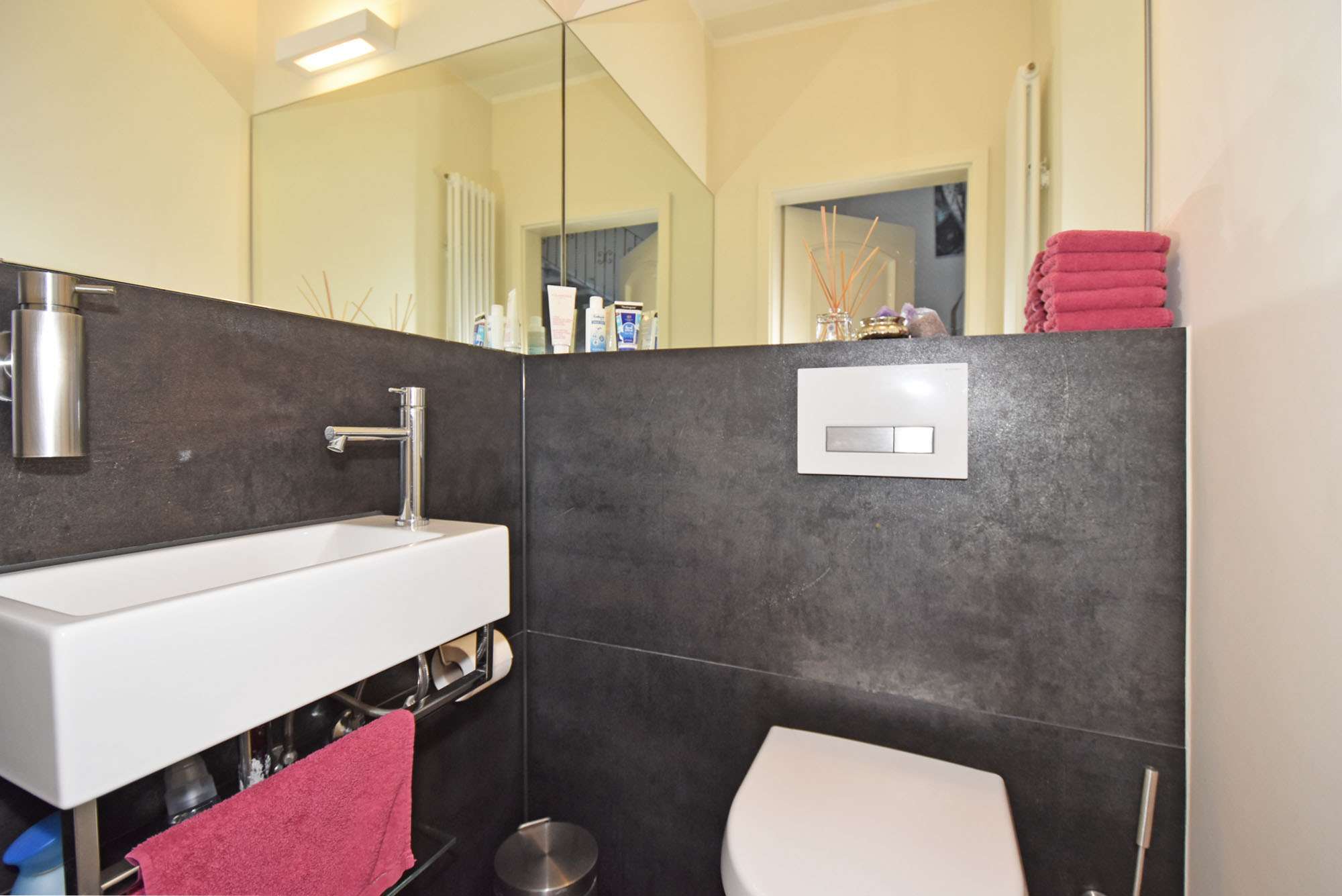 Immobilie in Aumühle - Naturnahes Raumwunder mit vielen Optionen:  Gepflegtes EFH mit Teilkeller und Doppelgarage - Bild 8