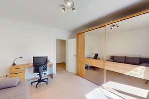 Gepflegte Split-Level-Wohnung mit Garten und Blick auf die Wörthspitze – 65934 Nied, Frankfurt am Main – Vorschaubild 3