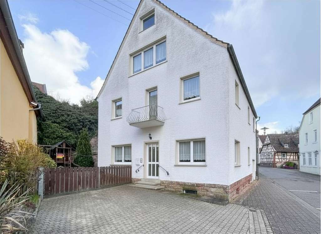 Immobilie in Schönau - Mehrfamilienhaus mit 3 Wohneinheiten  im Herzen von Schönau (Pfalz) - Bild 1