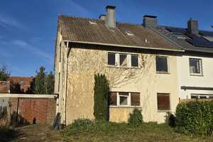 Doppelhaushälfte in Neuss Reuschenberg wartet auf umfassende Sanierung – Rüsterstraße 8, 41466 Neuss (Rhein-Kreis) – Vorschaubild 1