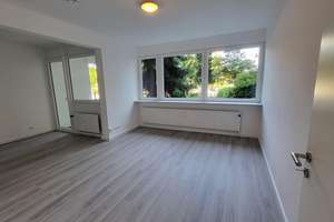 Erdgeschoß-frisch renoviert-separater Eingang-Balkon-Tiefgarage-von Privat – Elmshorner Straße 15, 25421 Pinneberg – Vorschaubild 2