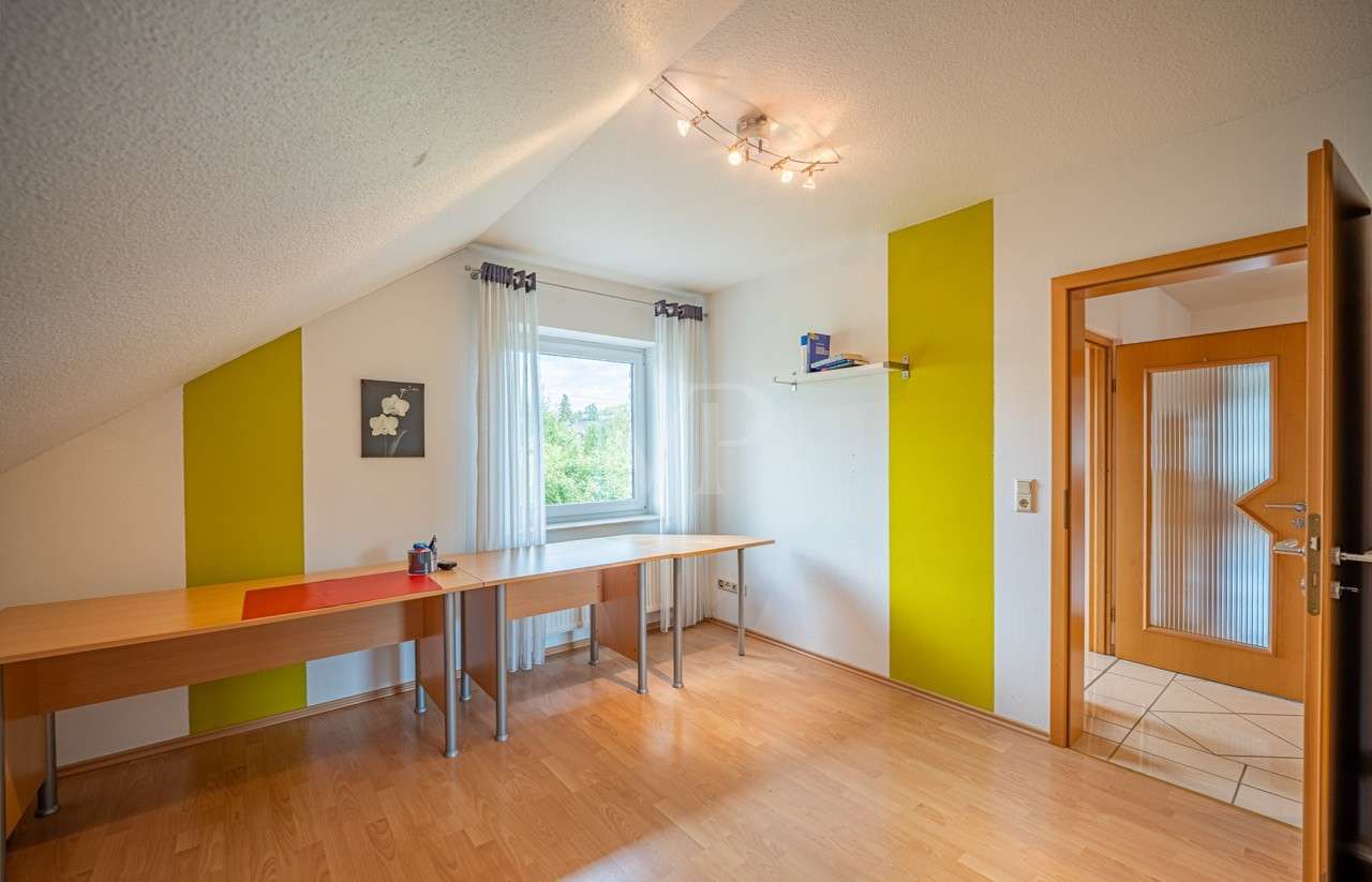 Immobilie in Berod bei Wallmerod - Großzügiges Ein-/Zweifamilienhaus in wunderschönem Wohngebiet – flexibel nutzbar und sofort bezugsbe - Bild 10