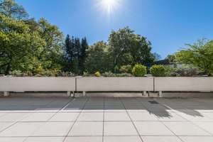 Stilvolle Wohnung mit Design-Ästhetik, großer Dachterrasse und Hobbyraum – Die vollständige Adresse der Immobilie erhältst du vom Anbieter., 81545 Harlaching, München – Vorschaubild 2