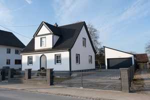 Kernsaniertes, lichtdurchflutetes Einfamilienhaus mit großem Garten – Ellerbachstraße 19, 89335 Günzburg (Kreis) – Vorschaubild 1