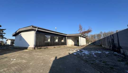 Bild von Bungalow-Architektenhaus mit 750 m2 Grundstück in Feldrandlage – Timmerlah 