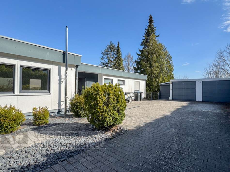 Einfahrt Doppelgarage